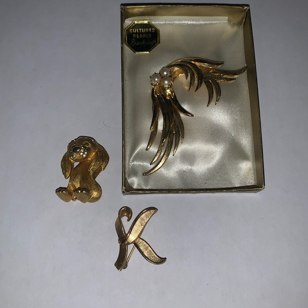 Gold Leaf Brooch Set